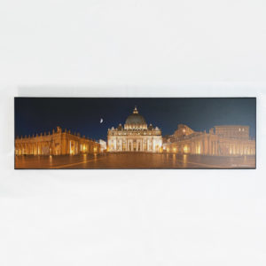 Panoramica di San Pietro di sera con cristalli Swarovski